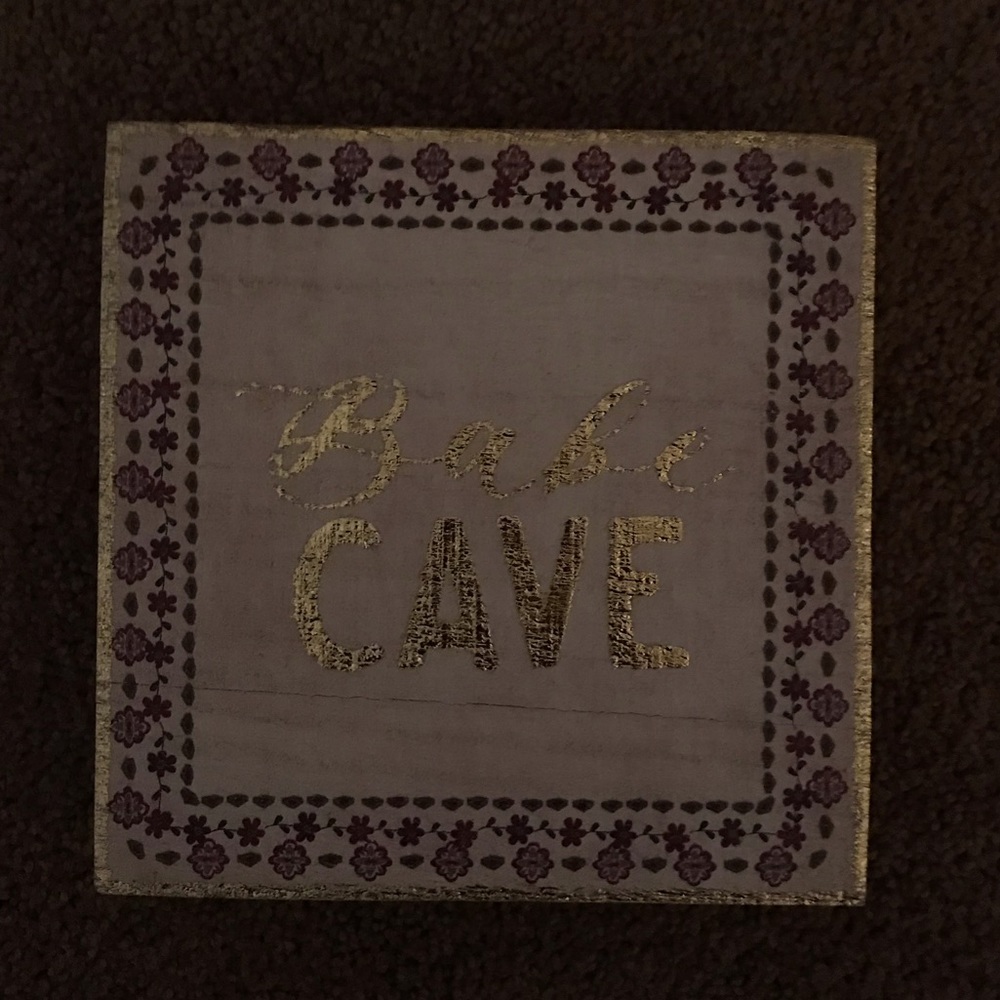 Babe cave decor piece